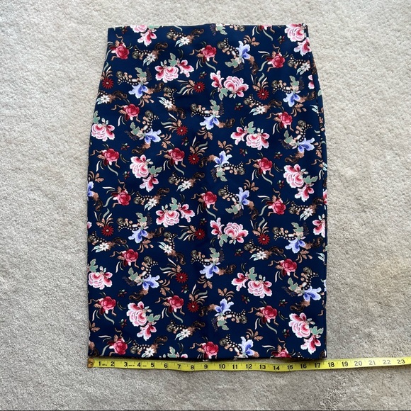 Philosophy Floral Print Pencil Skirt - Picture 8 of 12